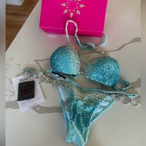 Muscle dazzle bikini NEVER WORN
